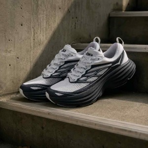 Hoka Bondi 8 Caged Stealth Tech Pack 2610