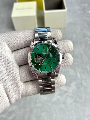 Omeg a Seamaster Open Heart