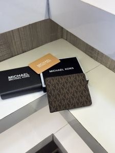 Michael Kor s Mens Wallet ( With Original Packing )