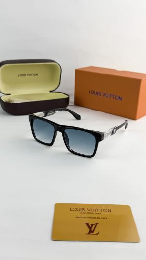 Loui_s_black_blue_219