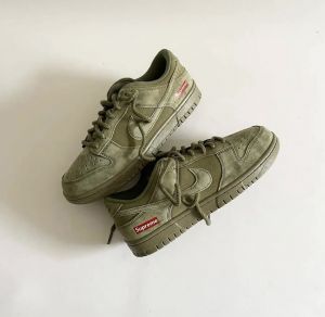 NIK.E SB DUNK LOW OLIVE X SUPREME 