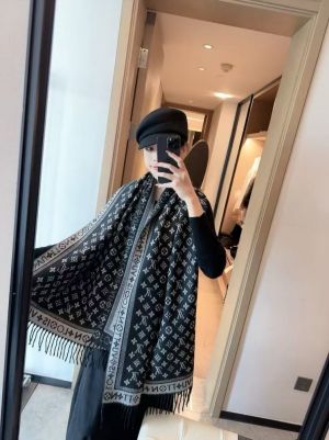 Loui.s_Vuitton_Monogram_Wool_Shawl_Scarf_Black_Grey_With_OG_Box_&_Carry_Bag