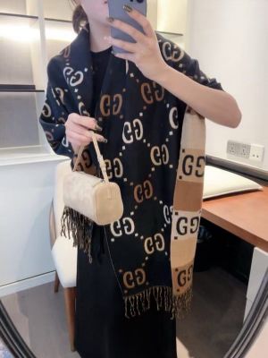 Gucc.i_GG_Reversible_Big_Logo_Black_Tan_Brown_Wool_Pashmina_With_OG_Box_With_Carry_Bag