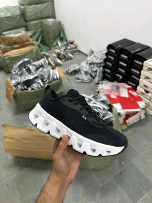 On Cloud x Kith Black White 401