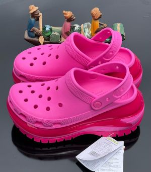 Croc.s Mega Crush Classic Clog juice