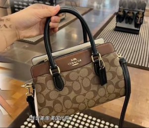 C_oach_darcie carryall in signature bag with box premium quality