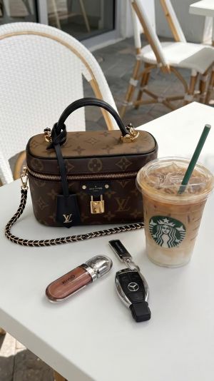 L_ouisvuttion_ Vanity bag premium quality with Double Box premium quality 
