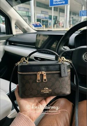 C_oach Rainer Crossbody Bag 18 in Signature Canvas with a gold-toned logo plaque Bag With Box premium quality
