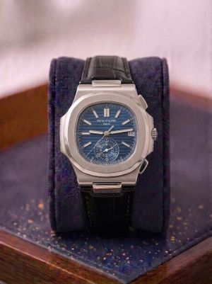 Patek_Phillipe Nautilus Quartz Leather 376