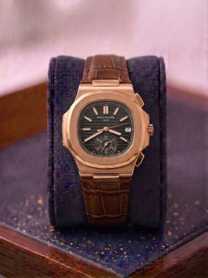 Patek_Phillipe Nautilus Quartz Leather 381