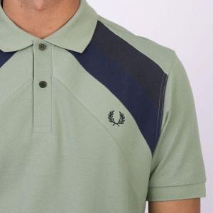 Fred Perr y Green Premium Cotton Pique fabric Polo Tshirt with Front Design and Embroidered Logo 4239