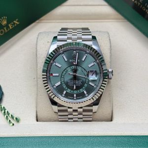 Role_x Oyster perpetual Sky Dweller  Z-R Premium