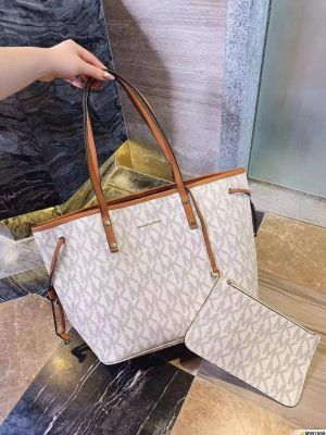 Michae.l_Kors_MK Voyager Tote Bag With Side Pocket & Dust Bag (Beige Brown 2003)