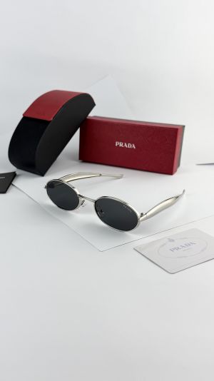 Prad_a_silver_black_
