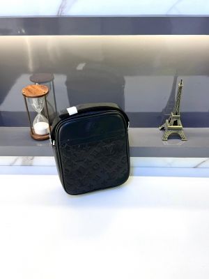Loui_s Vuitton Black Sling Bag Fa 554