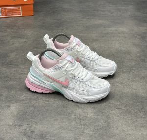 Nik_e V2K Run Runtekk White Pink