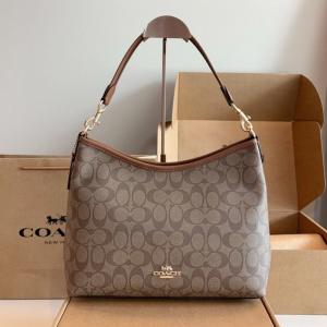 Coac_h_city_tote_bag_withbox-6453