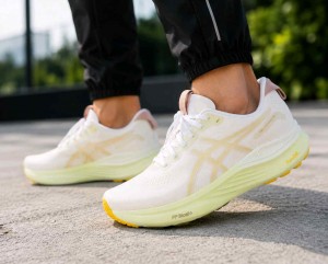 ASICSS GEL-KAYANO 32 White Orange Glow