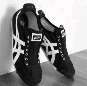 Onitsukaa Tiger Slip On Black White fix