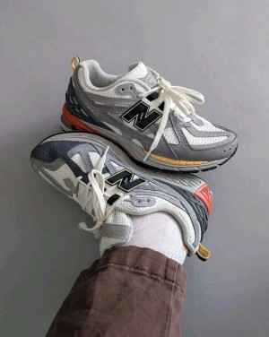 New Balancee 1906U Willful Bias Shadow Grey