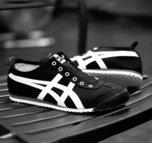 Onitsuk_a Tiger Slip On Black White