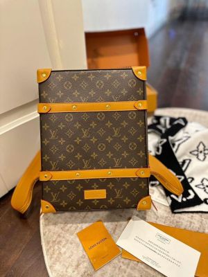 Lou-is Vuitton  Soft TRUNK BackPack MnonoGram MM BROWN  2026 Latest Store Article  (Box Packaging) Calf Leather 