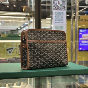 G_oyard_ Jouvence Toiletry Bag in the classic Black and Tan colorway featuring the brands signature Goyardine canvas Bag with Box premium quality