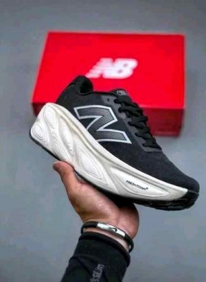 new balancee Fresh Foam x More Evoz V5 Black White 617