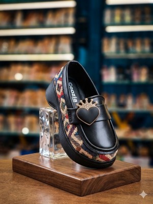 Girls loafer