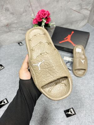 JORDA n FRANCHISE SHOWER SLIDES BROWN