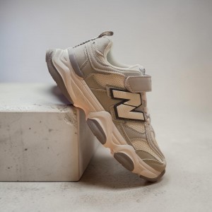 sports shoes