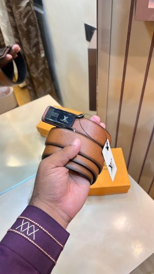 LV LOUI_S VUITTO N PREMIUM QUALITY IMP REVERSEABLE BELT WITH OG BOX