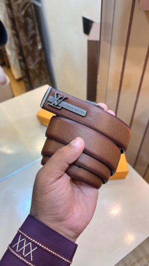 LV  LOUI_S VUITTO N PREMIUM QUALITY IMP  BELT WITH OG BOX