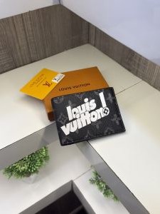 Loui s Vuitton Mens Wallet with Original Packing