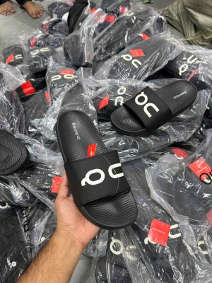 On Running Cloud Black Slide 440