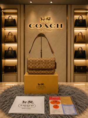 coac_h_Klare_Crossbody_In_Blocked_Signature_Canvas_With_box_6414
