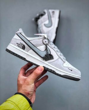Nik.e Sb Dunk Low X The Nort.h Face