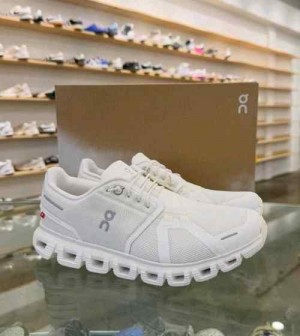 On Running Cloud 5 Triple White 1229