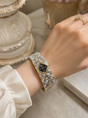 Swarovsk-i Gold Green