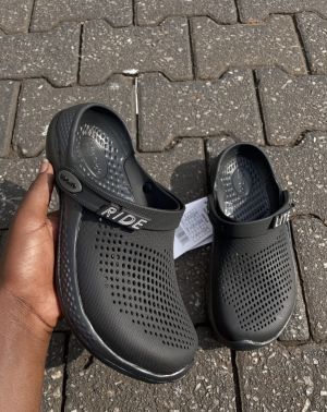 Croccs Lite Ride 360 All Black