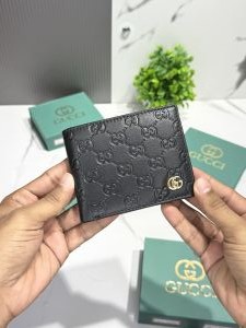 Gucc_i G-069 monogram design black leather finish wallet with og box 