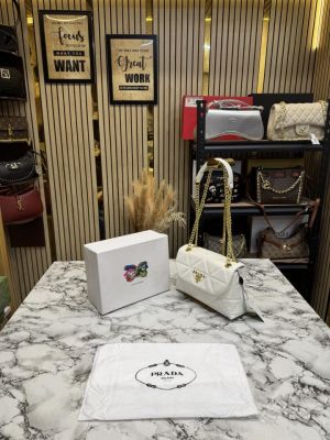 Prad_a Quilted Spectrum Shoulder Bag With Box And Dust Bag (9861-1 White)