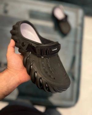 Croccs Echo Clogs Black