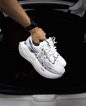 Asic.s Superblast 3 White
