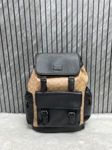 Coac_h 059 Apricot Black Sprint Large Backpack With DustCover Packing
