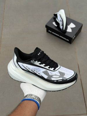 Under Armouu.r Velociti Distance running White