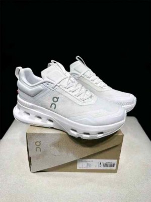 On Cloud nova X Tripple white 592
