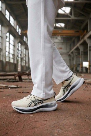 Asicsss GEL-NIMBUS 28