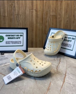 CROCS CLASSIC CREAM