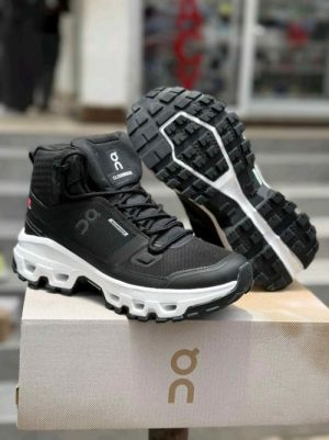 On Cloudrock 2 Mid Hiking Boot black white 656